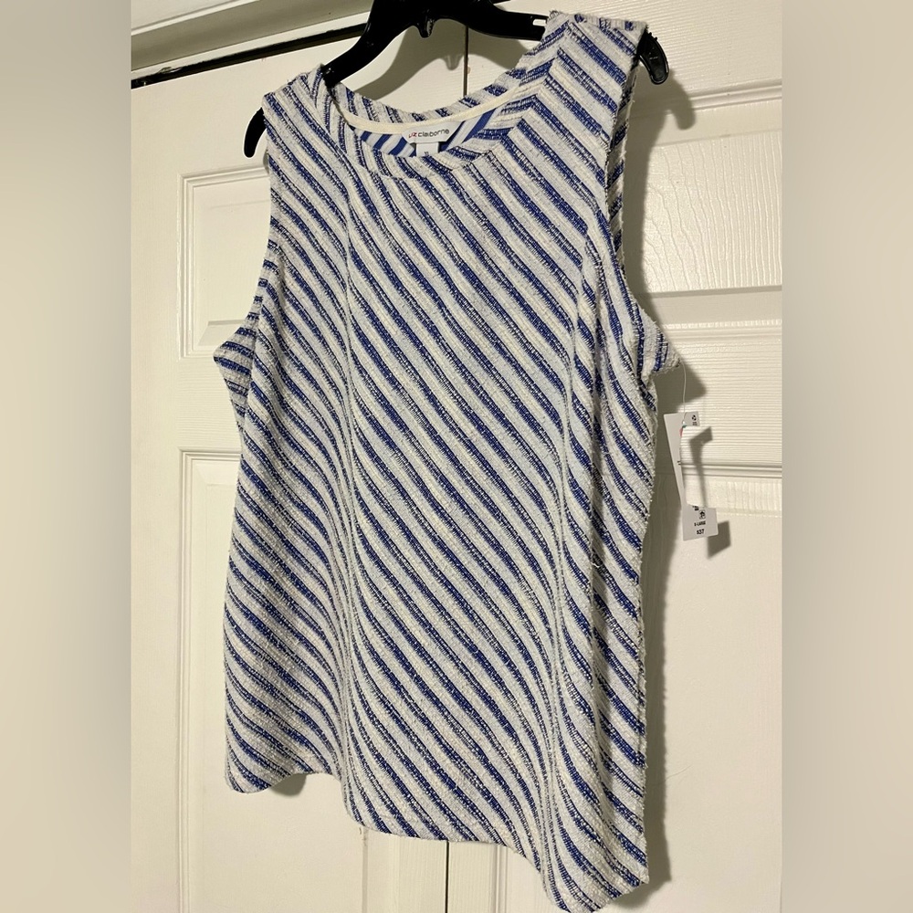 🆕 Liz Claiborne Blue & White Textured Sleeveless Top – XL